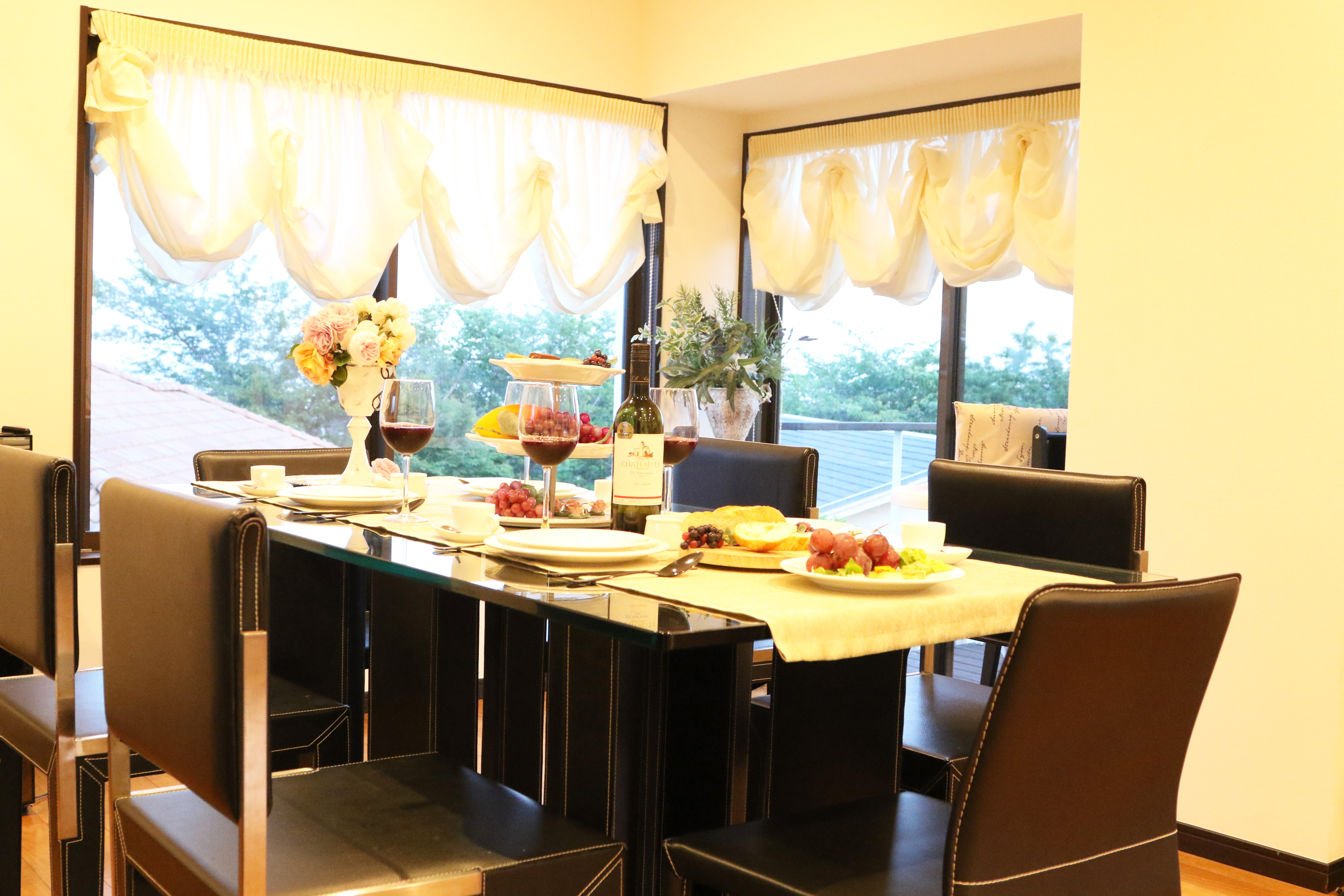Dining Setup